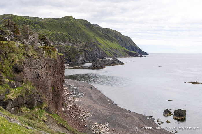Cliffs, Beach και η θάλασσα.